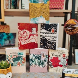 Carnet artisanal A6: Livre d'artiste papier recyclé Khadi paper