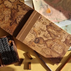 Carnet mix media voyage carte ancienne grand format paysage
