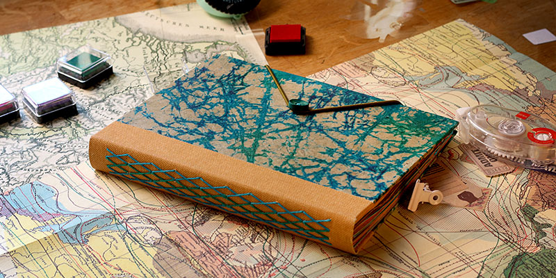 Comment remplir un carnet de voyage en style scrapbooking